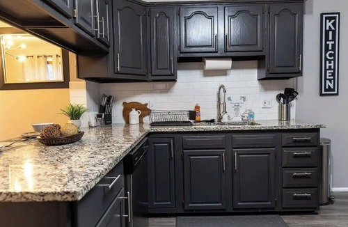 Redford House | Modern Oasis, 20 minutes from Downtown