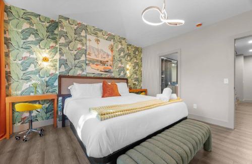 Shadyside House | Modern Palm Springs Retreat with 4 Bedrooms and 4.5 Bathrooms, Central Shadyside townhome