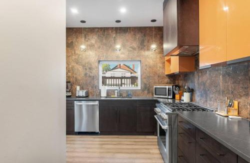 Shadyside House | Modern Palm Springs Retreat with 4 Bedrooms and 4.5 Bathrooms, Central Shadyside townhome