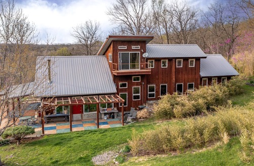New Century House | Modern Private Home Near Lawrence, Legends, NASCAR, Sporting Soccer