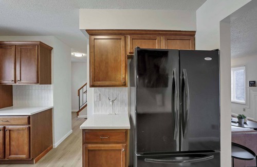 Gahanna Condo | Modern Retreat with Forest Views 3BR Near Airport & Downtown
