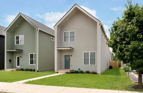 Fall Creek Place House | Modern Retreat with Hot Tub-Near Downtown Indy-Family Friendly