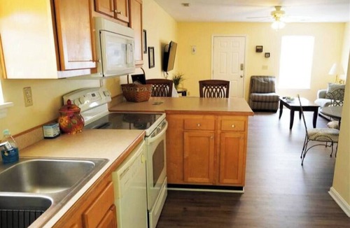 Shelbyville Apartment | Modern Shelbyville Apartment: King Bed, Near Bourbon Trail & Guist Lake