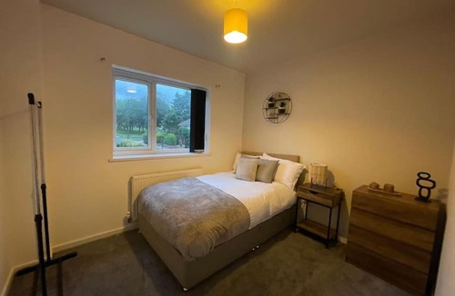 Crawcrook Apartment | Modern Spacious 5 Bed House in Newcastle