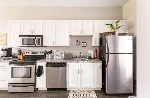 Covington Apartment | Modern + Spacious + close to Cincy