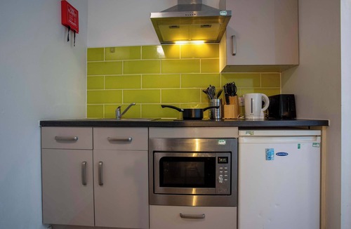 Newcastle-upon-Tyne Apartment | Modern Studio Apartment in Central Newcastle