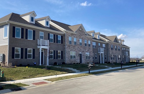 Whitestown House | Modern Townhome Spacious Host 6