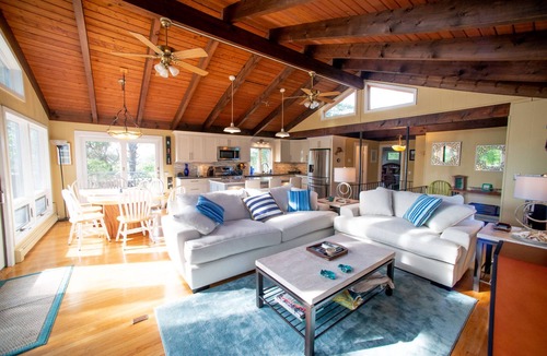 Truro House | Modern "Treehouse" in Truro Hills
