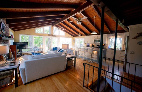 Truro House | Modern "Treehouse" in Truro Hills