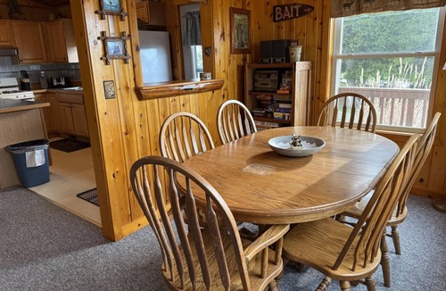 Drummond House | Molly Cabin @ Captain's Cove on Drummond Island