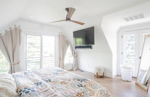Mount Adams House | Monastery Guest House in Mt. Adams