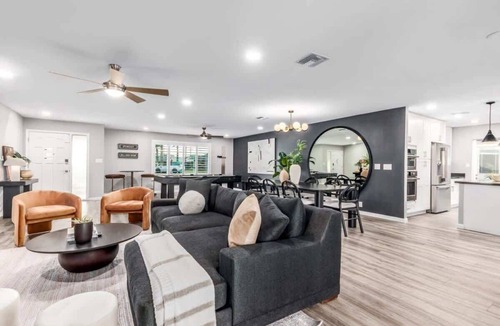 Village Grove House | Monterey Lux | Pool, Sport Courts & Putting Green