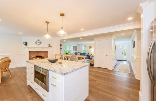 Sandwich House | Moon Compass Escape – Spacious Cape Cod Retreat