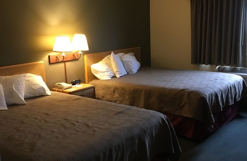 Moose Lake Hotel | Moose Lake Lodge & Suites