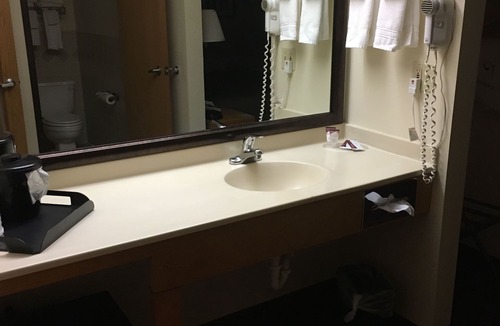 Moose Lake Hotel | Moose Lake Lodge & Suites