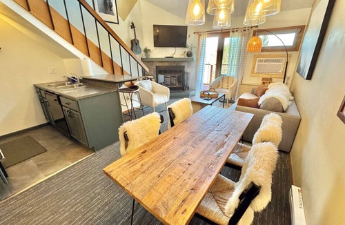 Lutsen Apartment | Moose Mtn Retreat | Ski-In/Ski-Out | Pool & Hot Tub