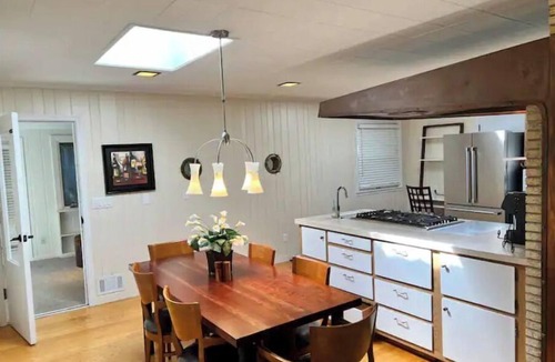 Morningside House | Morningside mid century near restaurants & lakes
