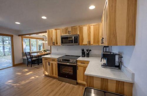 Lac du Flambeau House | Moss Lake Lookout: PET FRIENDLY
