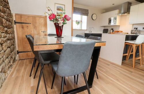 Fence Cottage | Moss Side Retreat