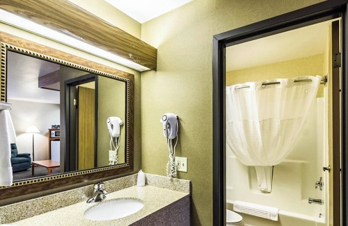 Minot Hotel | Motel 6 Minot, ND