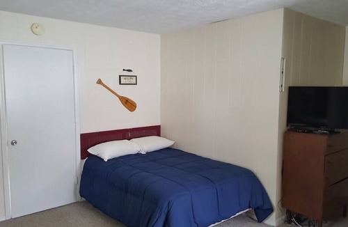 Monticello Resort | Motel 7 at Dockside Lake Resort