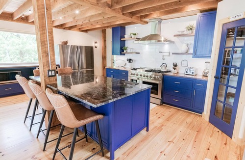 Centre Hall Cabin | Mount Nittany Lodge - Luxury Mountaintop Home, Chef's Kitchen, 5 BR's 4 Baths