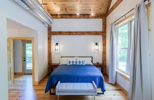 Centre Hall Cabin | Mount Nittany Lodge - Luxury Mountaintop Home, Chef's Kitchen, 5 BR's 4 Baths