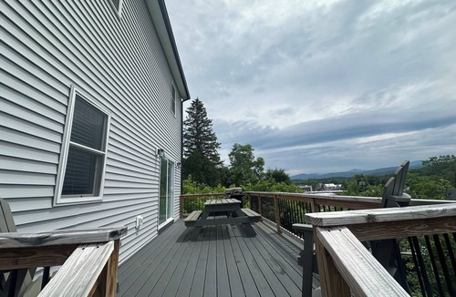 Littleton House | Mountain Retreat-Scenic Views-Charming 3-bedroom House-WiFi, AC, Family Room