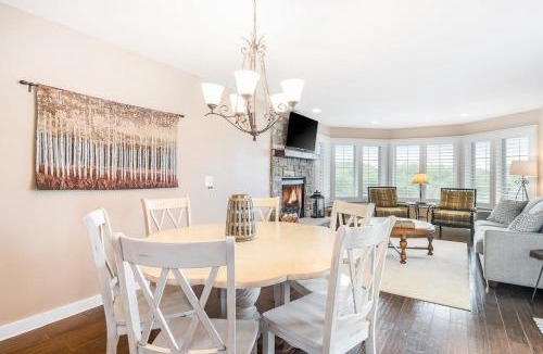 Thompsonville House | Mountain Top 713