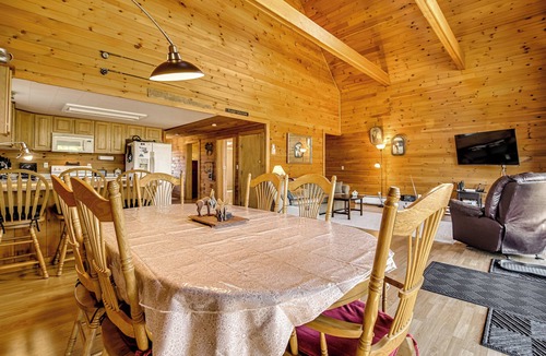 East Central Franklin Cabin | Mountain-View Deck! Cabin By Mt Abraham Trails