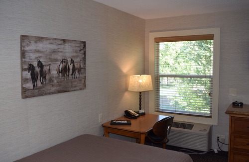 Killdeer Hotel | Mountain View Hotel