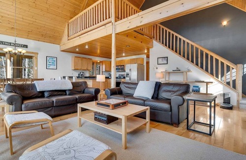 Sunday River Area House | Mtn Views, Hot Tub, Fireplace, Screened Porch