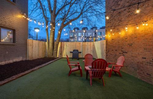 Hillsboro Village House | Multi-Condo Building with 7 Units 15 Bedrooms 22 Beds and Free Parking