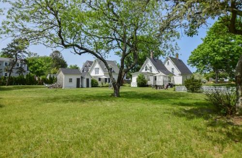 Dennis Port House | Multi-Dwelling 1 Mile to Nantucket Sound