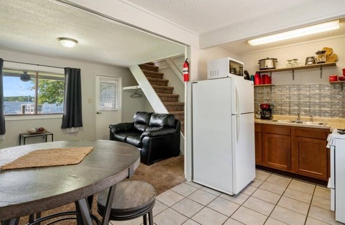 Mayfield Apartment | Multi-units with lake views and beach access