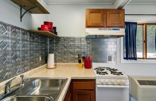 Mayfield Apartment | Multi-units with lake views and beach access