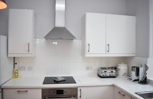 Dalry Apartment | Murieston Crescent - Light and Spacious 1BR flat in Dalry