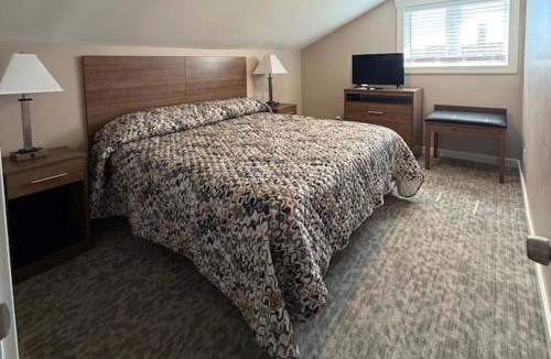Mesick Hotel | Mushroom Cap Motel