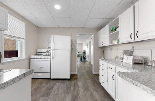 De Pere Apartment | My Happy Place 2 on Main Ave. De Pere