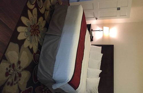 Ludington Hotel | Nader's Motel & Suites