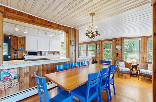 Naples House | Naples Lakefront Retreat | Private Beach, Dock & Kayaks | Family + Dog friendly