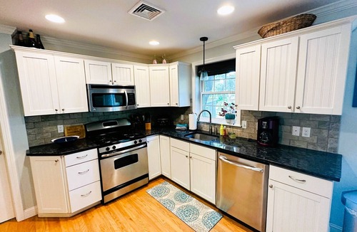 South Kingstown House | NARROW RIVER GEM Kayaks Mins to Gansett Beach Central AC Fenced-In Yard LOCATION