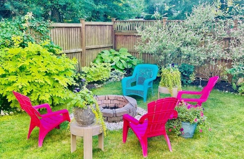 South Kingstown House | NARROW RIVER GEM Kayaks Mins to Gansett Beach Central AC Fenced-In Yard LOCATION