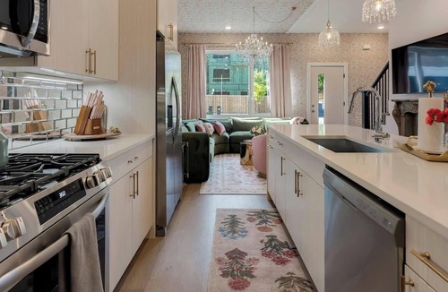 Talbot's Corner House | Nashville Privée: Girls Trip|Bachelorette| 9 Beds