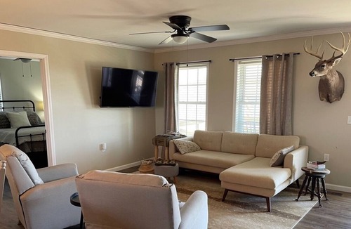 Se Ree Other | Nature lovers farmhouse w/ porches, fire pit, stocked pond & woods, 99% Eclipse!