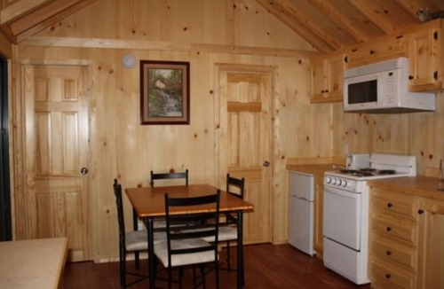 South Bloomingville Cabin | Nature Retreat
