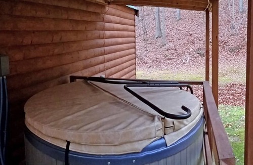 South Bloomingville Cabin | Nature Retreat