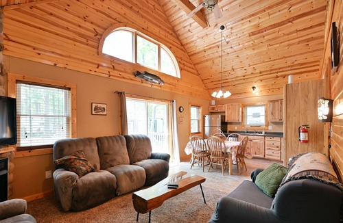New Post Cabin | Nature's Sanctuary: The Loft Cabin at Blueberry Lake