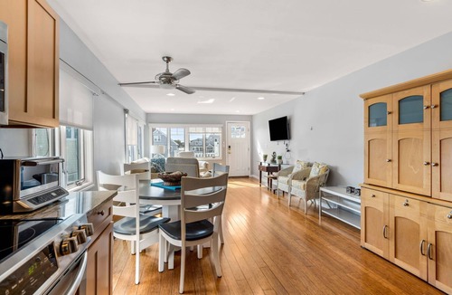 Salisbury Condo | Nautical Retreat Summ