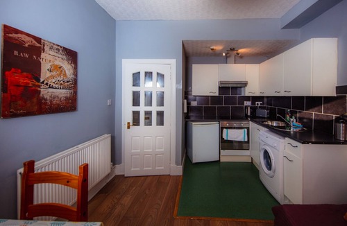 Bruntsfield Apartment | nCozy City Centre 2 Bedroom Apt by the Meadows! 2